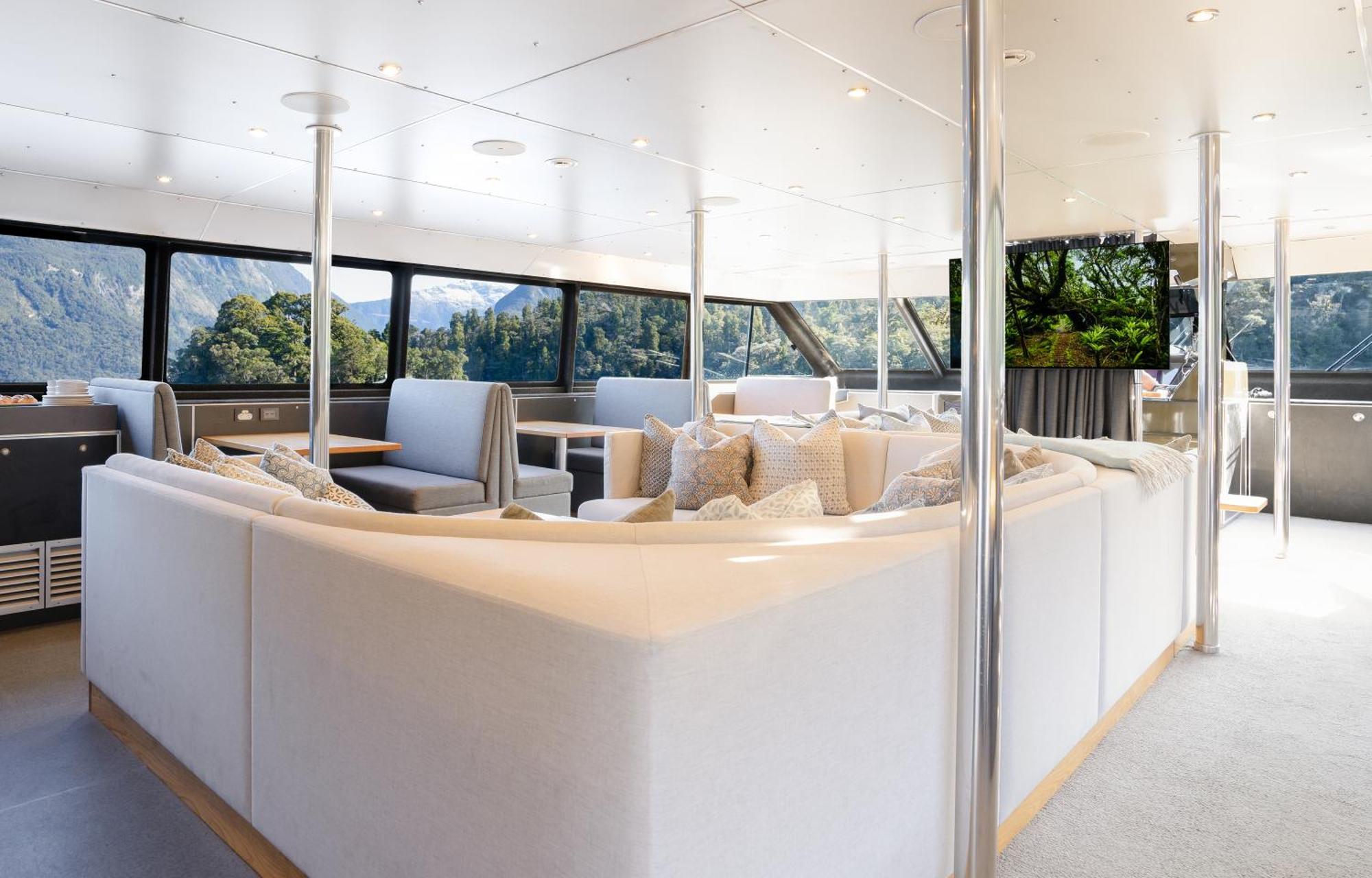 Milford Sound Overnight Cruise - Fiordland Discovery מראה חיצוני תמונה