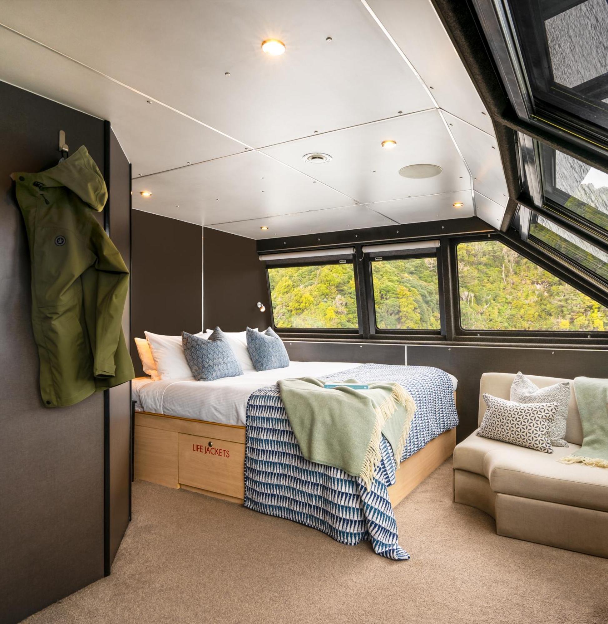 Milford Sound Overnight Cruise - Fiordland Discovery מראה חיצוני תמונה